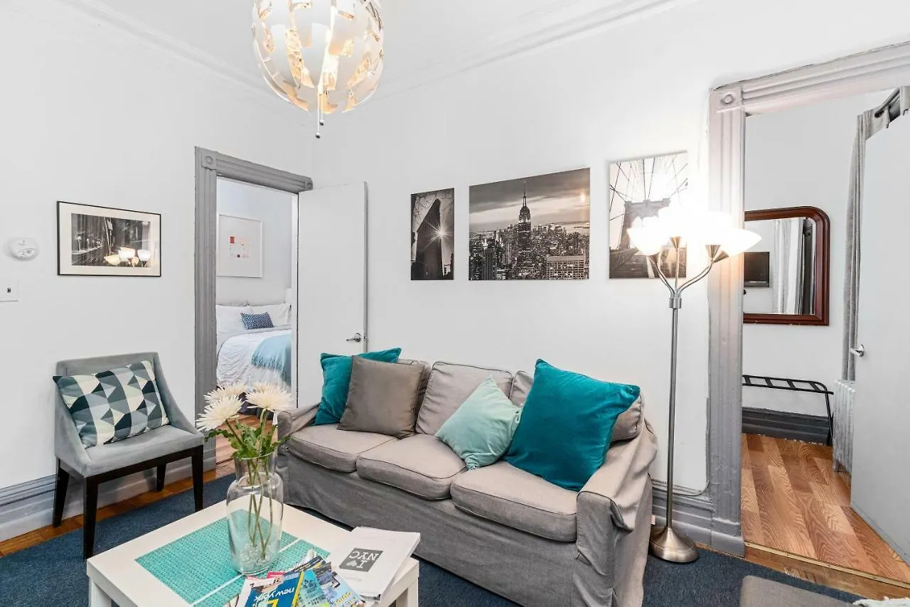 Cloverleaf Apartment - Perfectly Located Near Restaurants, Shops, & Sites New York